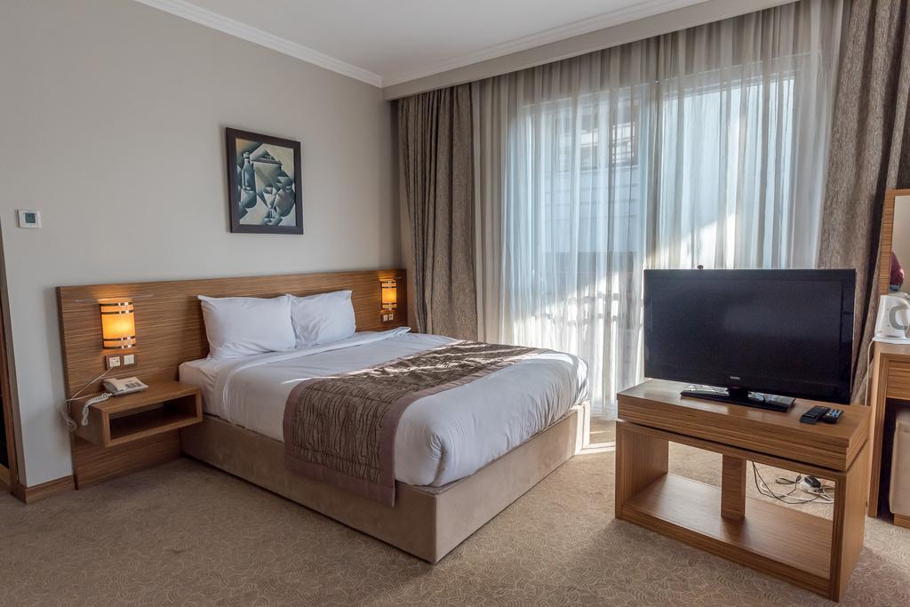 Hotel Almina Park Duzce Exterior photo